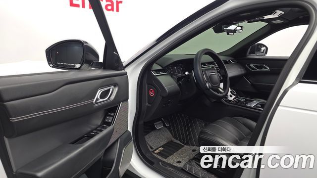 Land Rover Range Rover Velar 2019 — photo 13