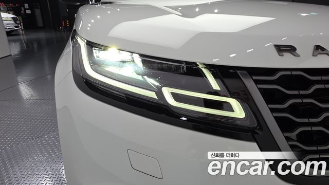 Land Rover Range Rover Velar 2019 — photo 8