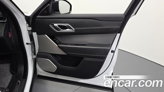 Land Rover Range Rover Velar 2019 — photo 14