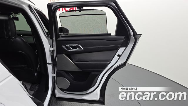 Land Rover Range Rover Velar 2019 — photo 15