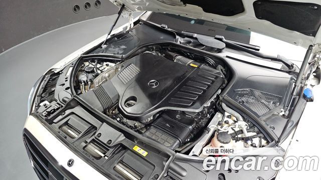 Mercedes-Benz S-Class 2023 — photo 6