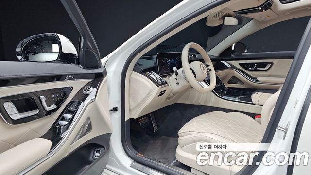 Mercedes-Benz S-Class 2023 — photo 13
