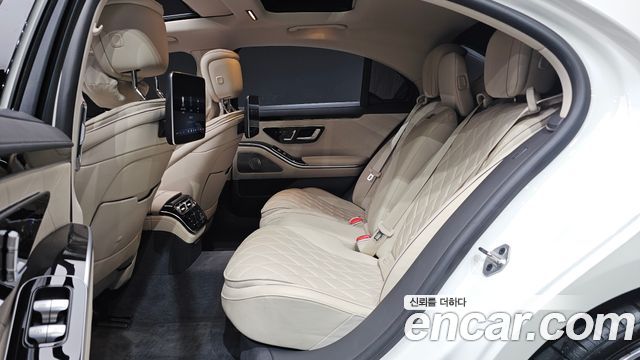 Mercedes-Benz S-Class 2023 — photo 18