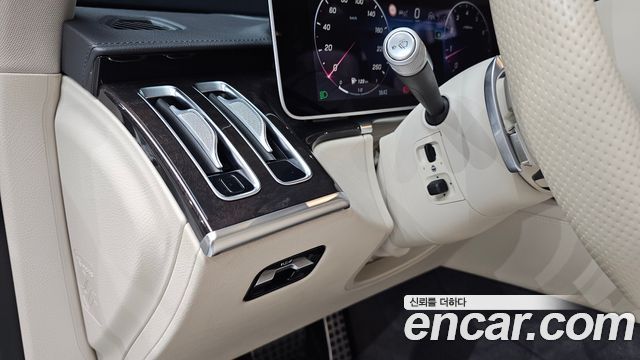 Mercedes-Benz S-Class 2023 — photo 25