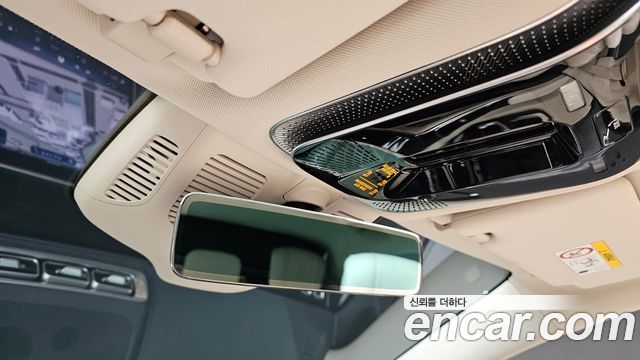 Mercedes-Benz S-Class 2023 — photo 26