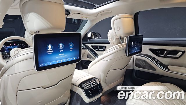 Mercedes-Benz S-Class 2023 — photo 32