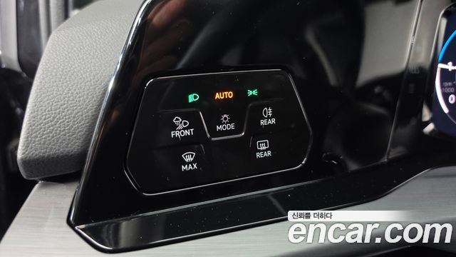 Volkswagen Golf 2023 — photo 24