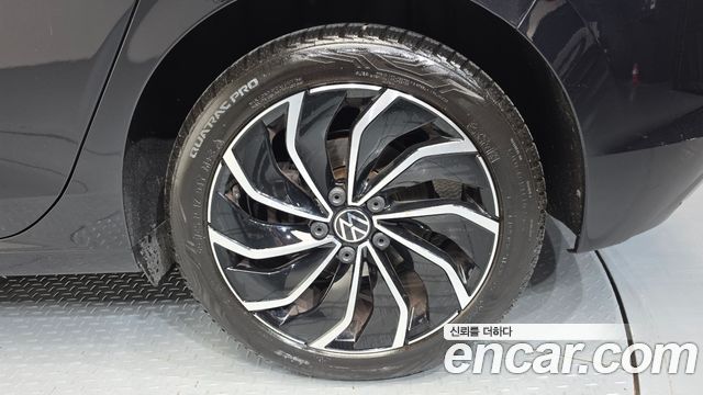 Volkswagen Golf 2023 — photo 7