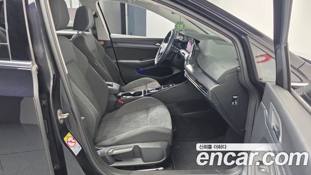 Volkswagen Golf 2023 — photo 16