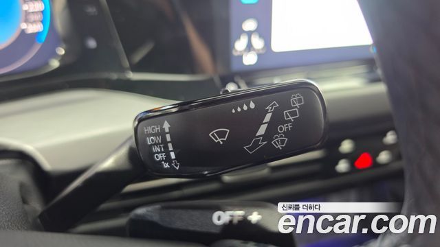 Volkswagen Golf 2023 — photo 28