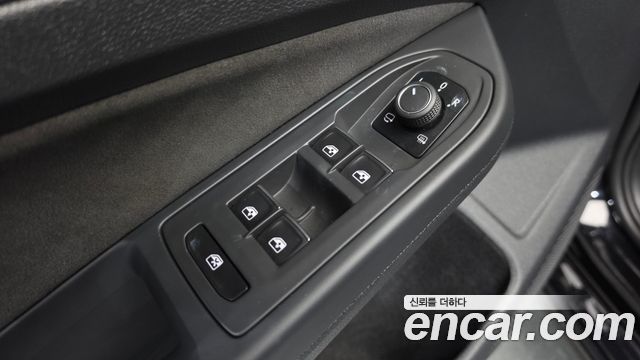 Volkswagen Golf 2023 — photo 30