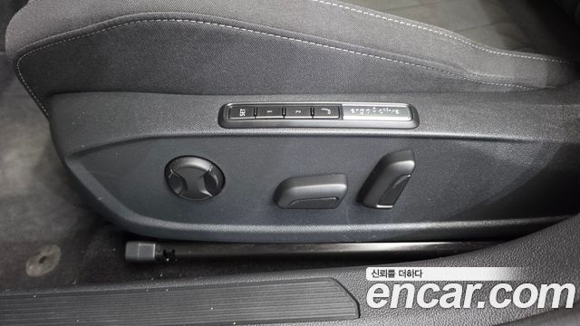 Volkswagen Golf 2023 — photo 31