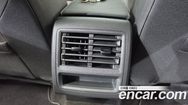 Volkswagen Golf 2023 — photo 33