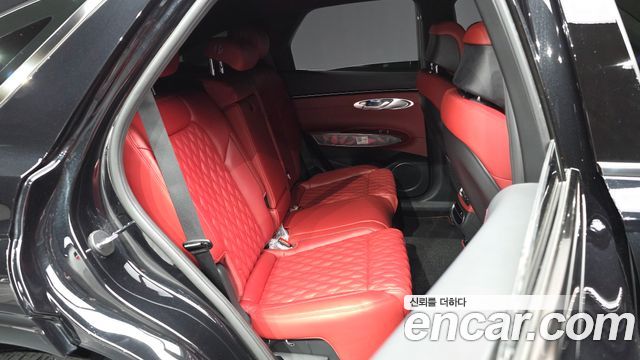 Genesis GV70 2023 — photo 18