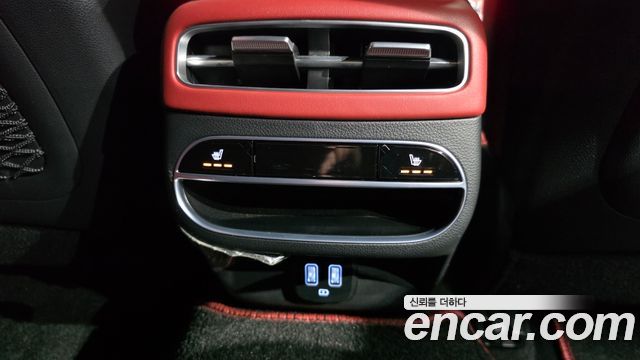 Genesis GV70 2023 — photo 25