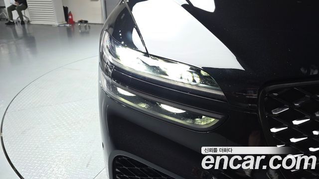 Genesis GV70 2023 — photo 8