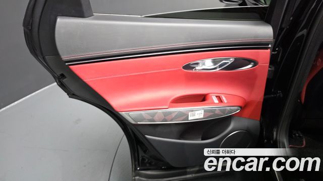 Genesis GV70 2023 — photo 15