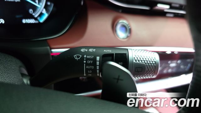 Genesis GV70 2023 — photo 29