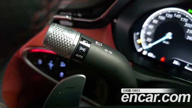 Genesis GV70 2023 — photo 30