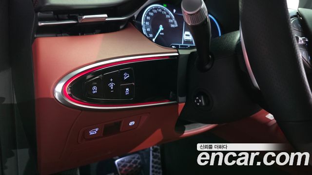Genesis GV70 2023 — photo 31