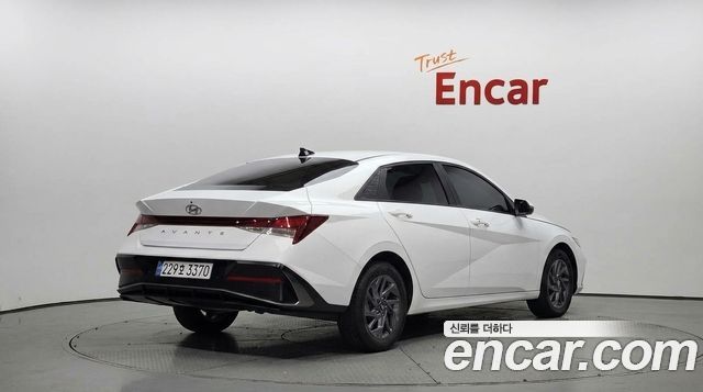 Hyundai AVANTE 2025 — photo 2