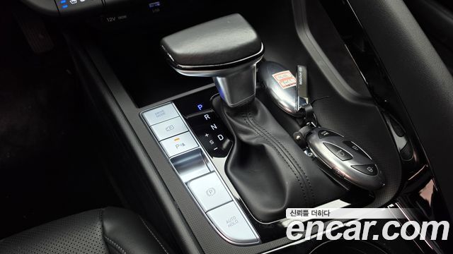 Hyundai AVANTE 2025 — photo 12
