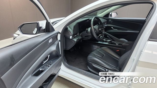 Hyundai AVANTE 2025 — photo 13