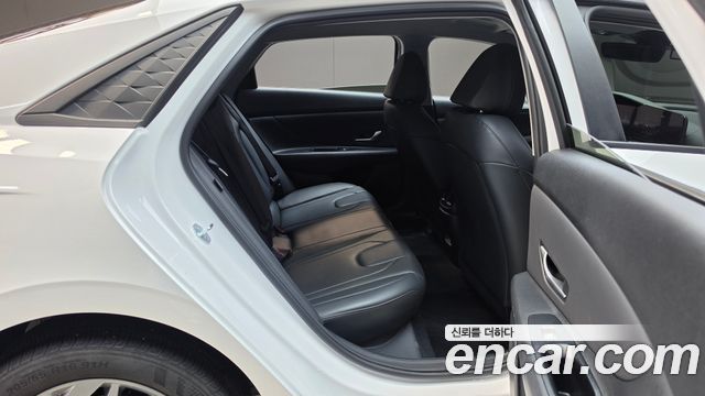Hyundai AVANTE 2025 — photo 17