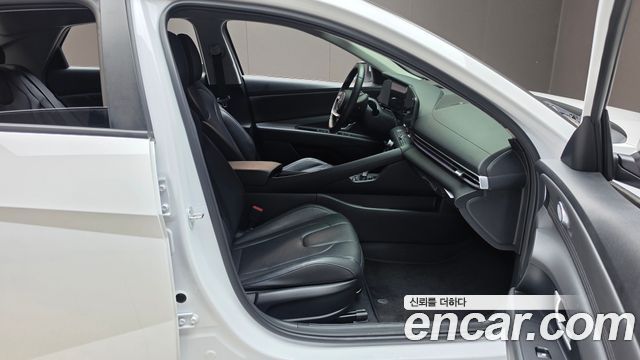 Hyundai AVANTE 2025 — photo 16