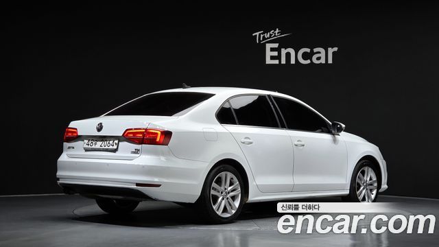 Volkswagen Jetta 2015 — photo 2