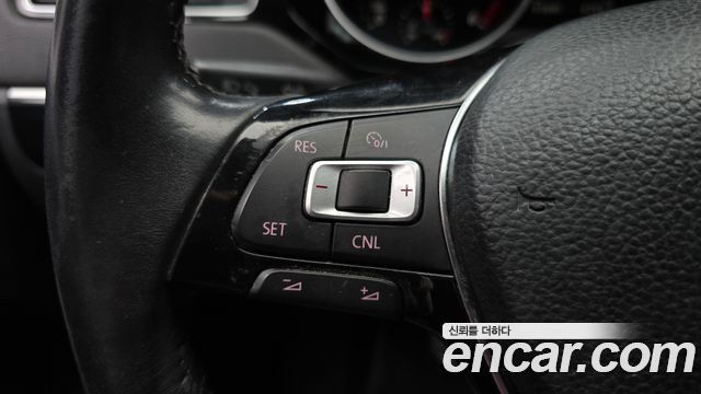 Volkswagen Jetta 2015 — photo 17