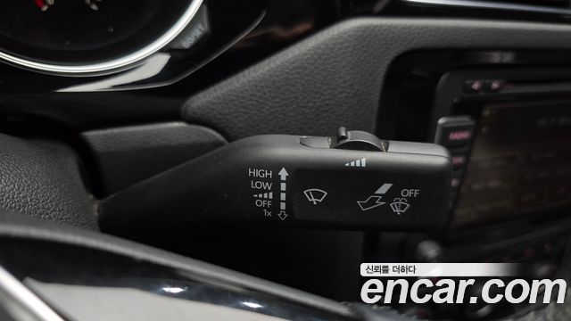 Volkswagen Jetta 2015 — photo 18