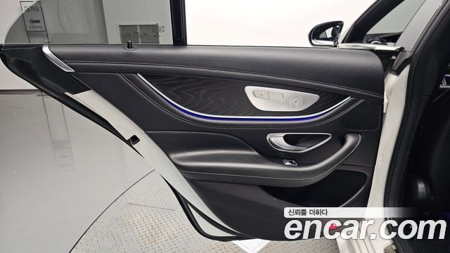 Mercedes-Benz CLS-Class 2022 — photo 15