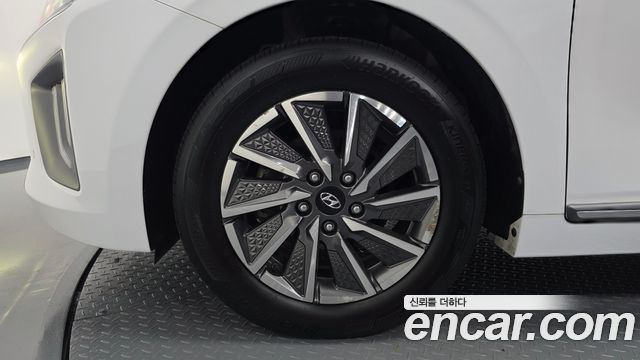 Hyundai Ioniq 2020 — photo 5