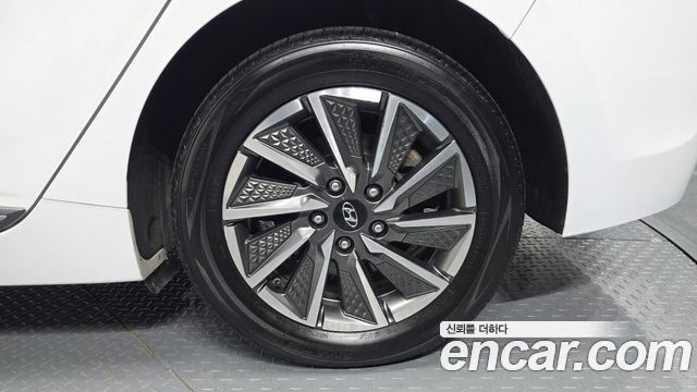 Hyundai Ioniq 2020 — photo 7