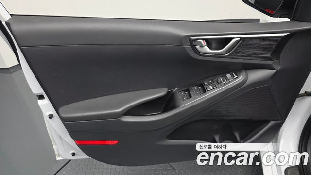 Hyundai Ioniq 2020 — photo 14