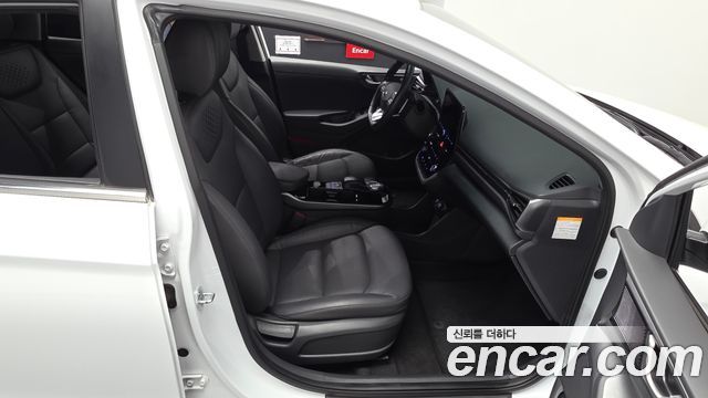 Hyundai Ioniq 2020 — photo 16