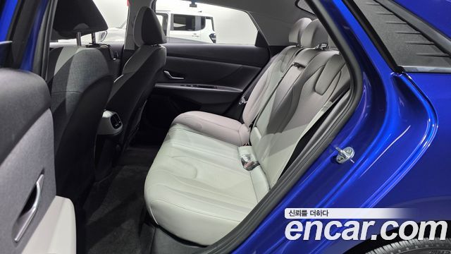 Hyundai AVANTE 2021 — photo 17