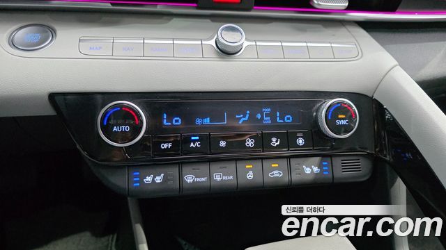 Hyundai AVANTE 2021 — photo 28