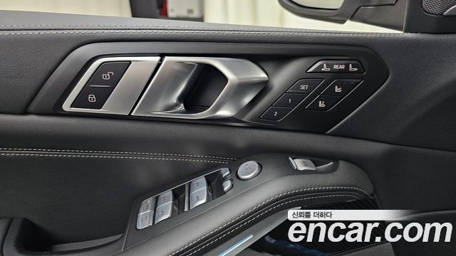 BMW X7 2025 — photo 28