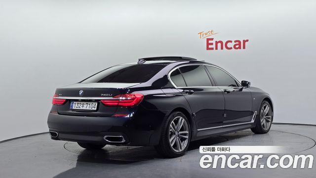 BMW 7-Series 2017 — photo 2