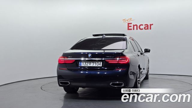 BMW 7-Series 2017 — photo 4
