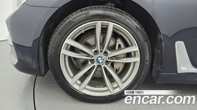 BMW 7-Series 2017 — photo 5