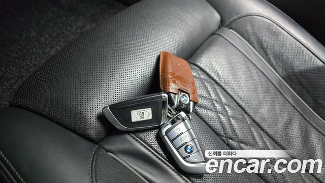 BMW 7-Series 2017 — photo 21