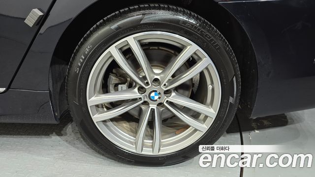BMW 7-Series 2017 — photo 7