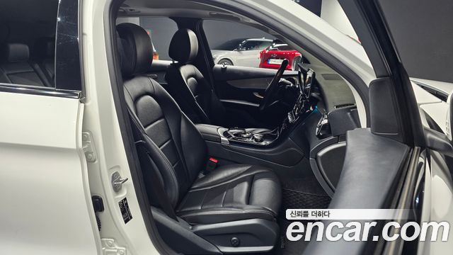 Mercedes-Benz GLC-Class 2019 — photo 13