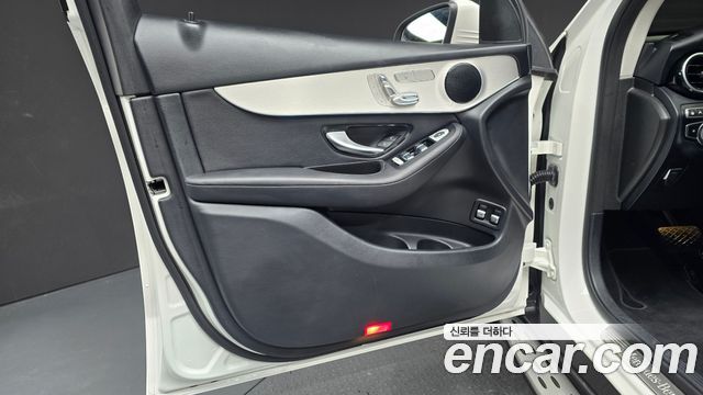 Mercedes-Benz GLC-Class 2019 — photo 14