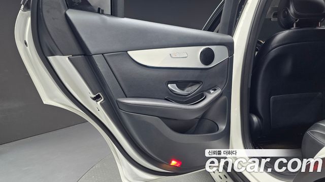 Mercedes-Benz GLC-Class 2019 — photo 15