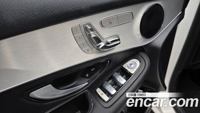 Mercedes-Benz GLC-Class 2019 — photo 27