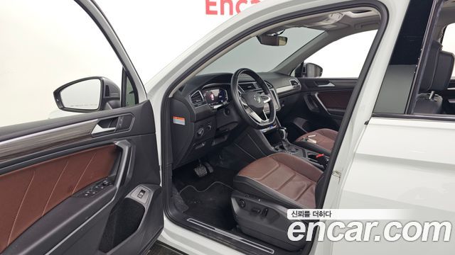 Volkswagen Tiguan 2023 — photo 10